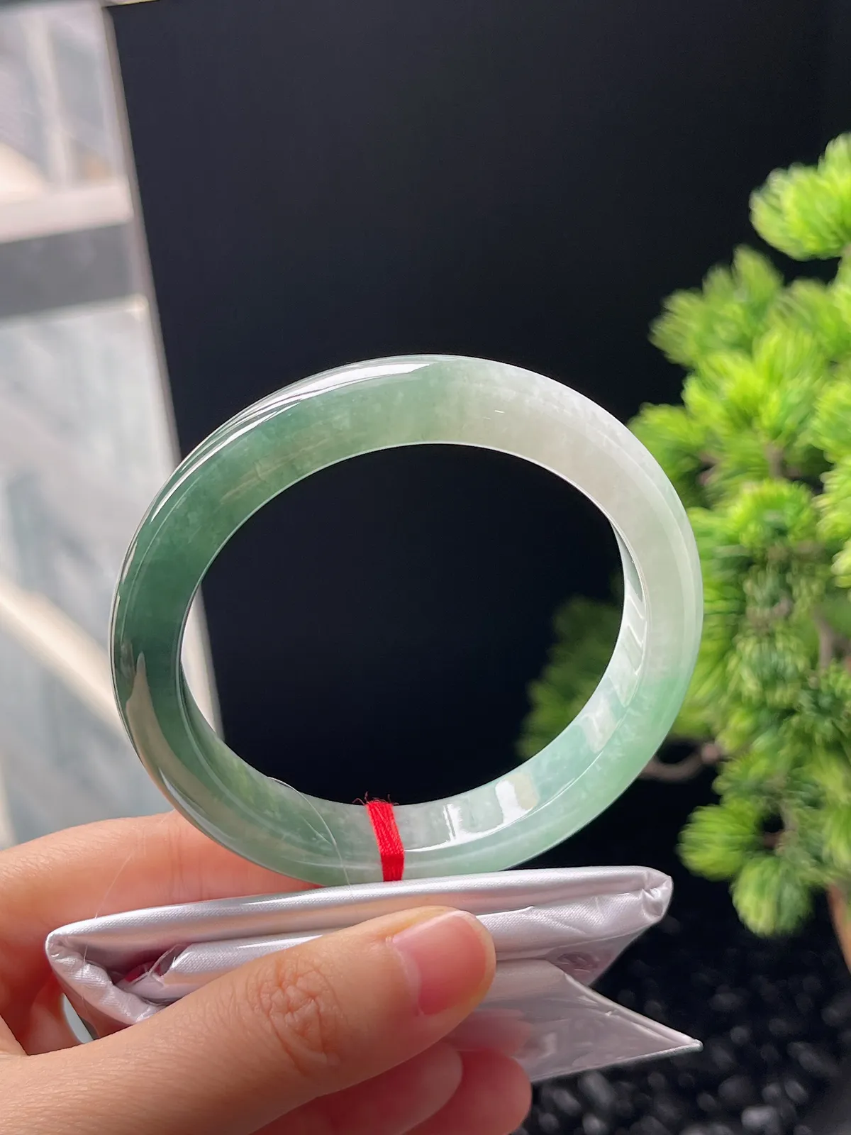 正圈57.8圈口，翡翠糯化种半山水手镯