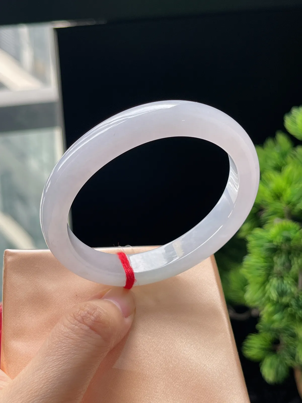 贵妃镯56圈口，翡翠冰种白色手镯，胶胶润润