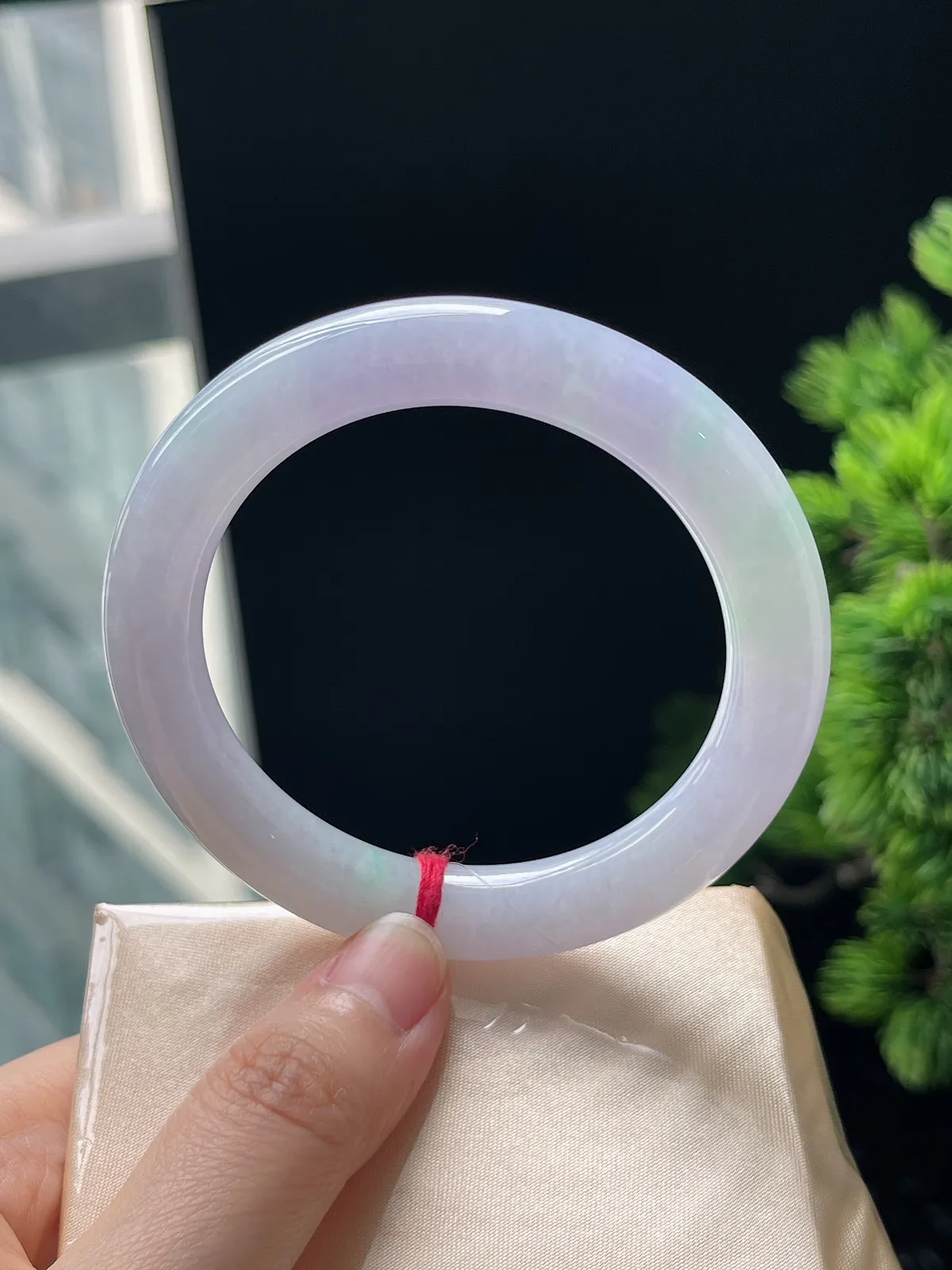 圆镯54圈口，翡翠冰糯种春彩手镯