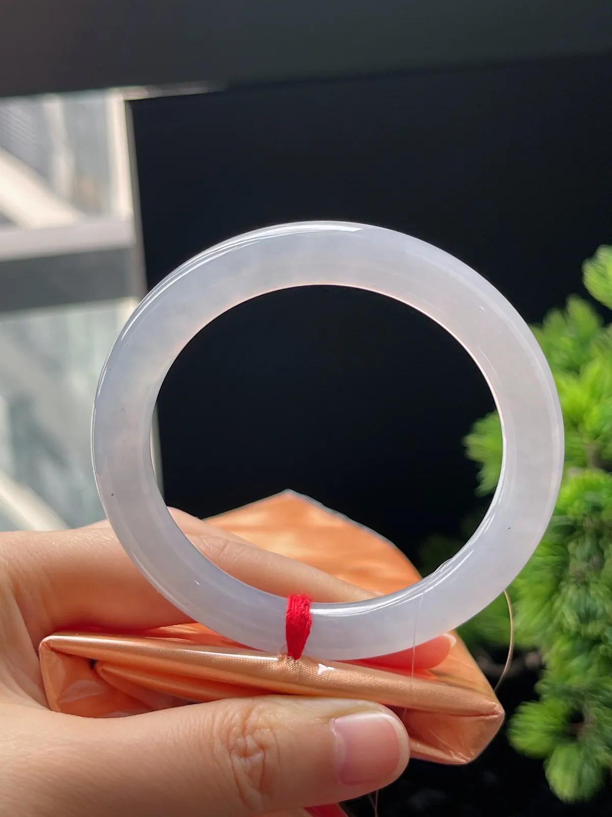 圆镯55.2圈口，翡翠冰糯种白色手镯