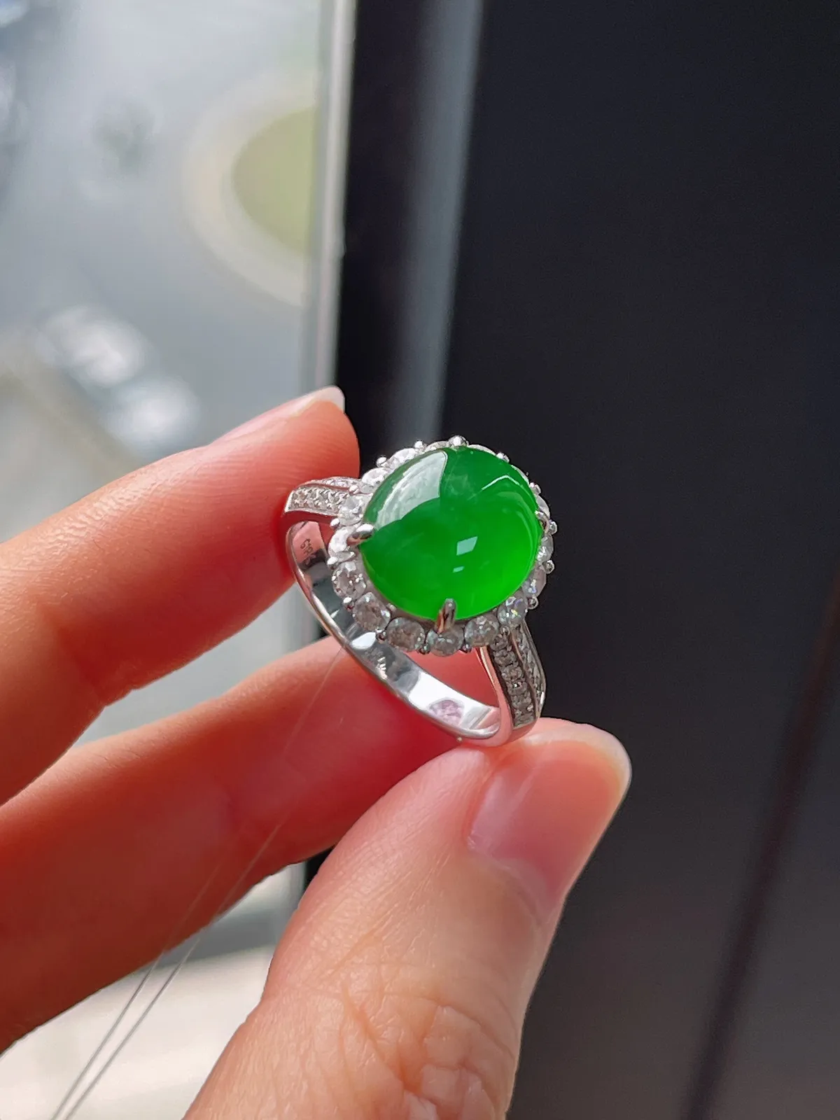 18k金翡翠冰阳绿戒指