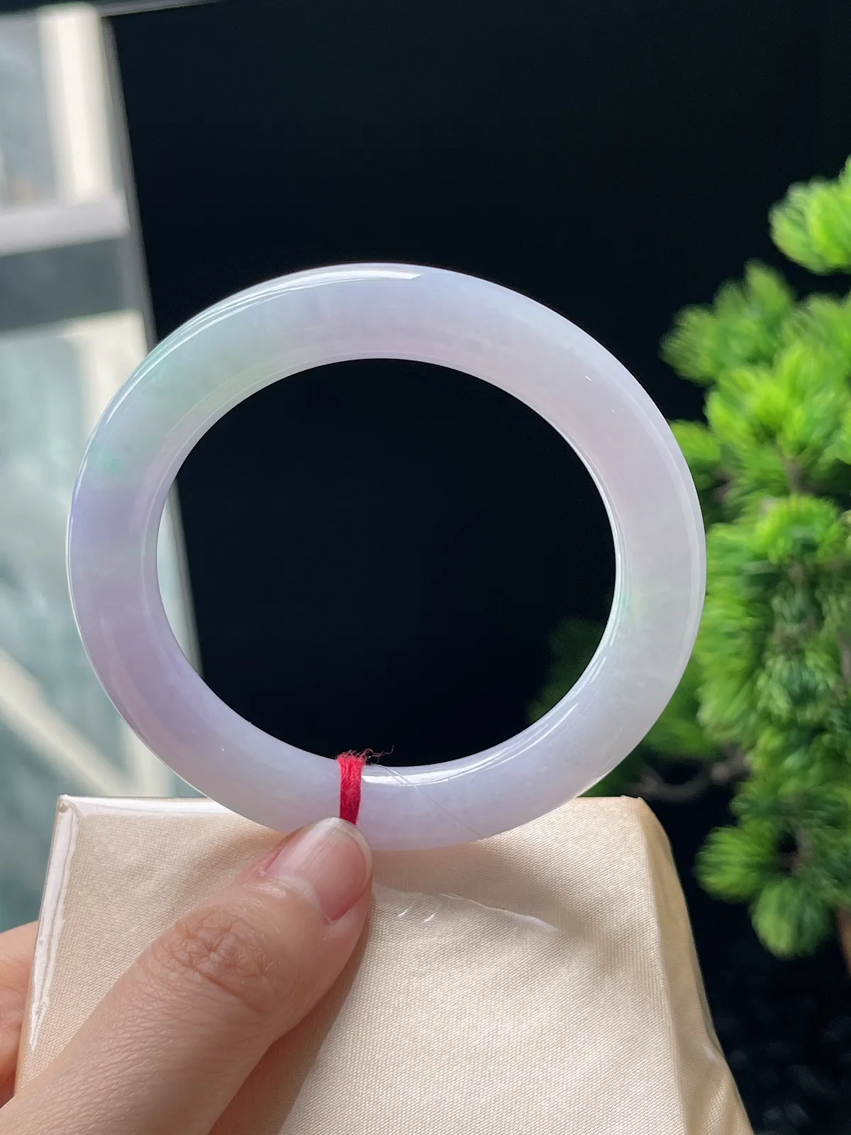 圆镯54圈口，翡翠冰糯种春彩手镯