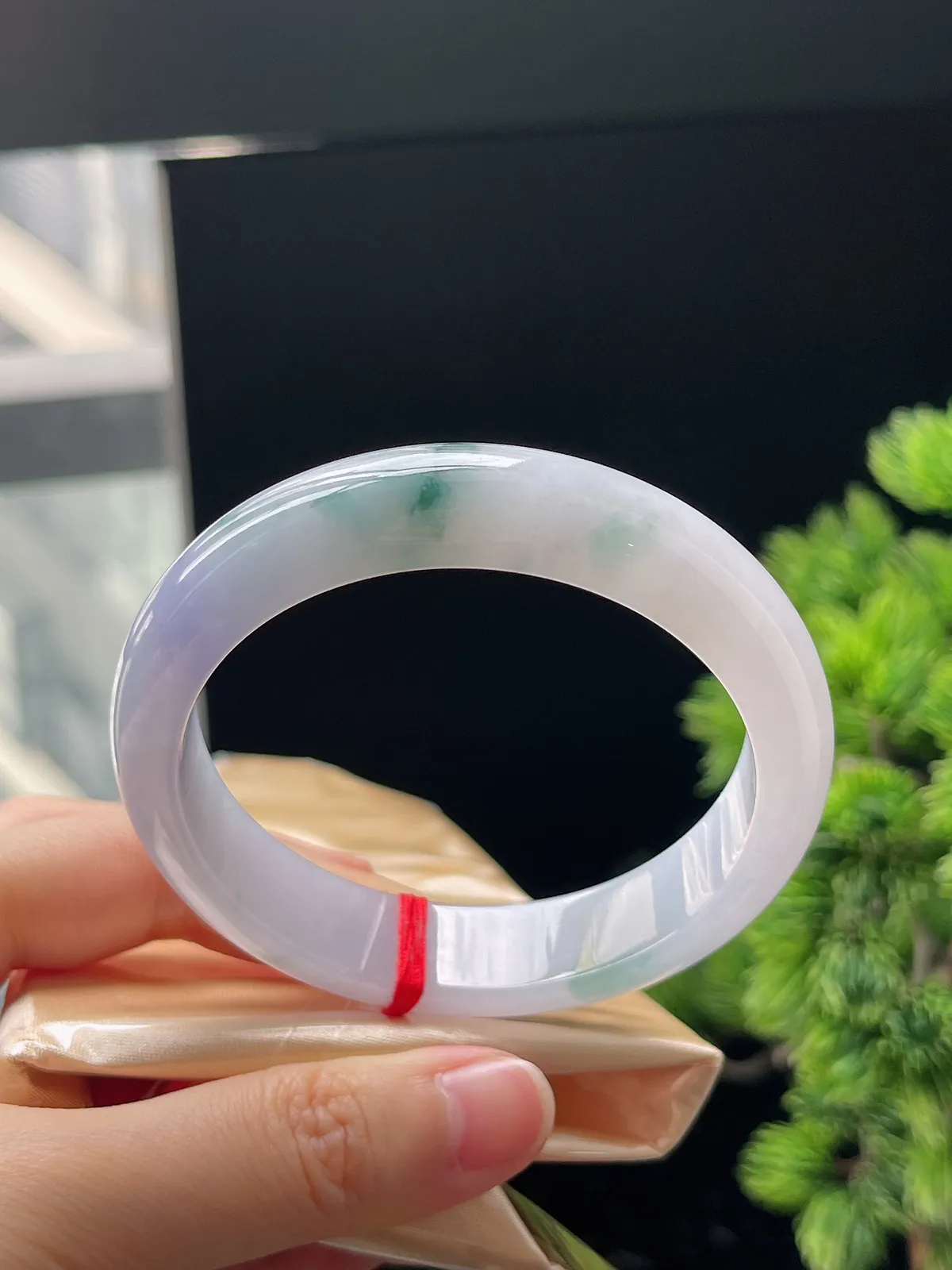 正圈58.7圈口，翡翠冰糯种淡紫底飘花手镯