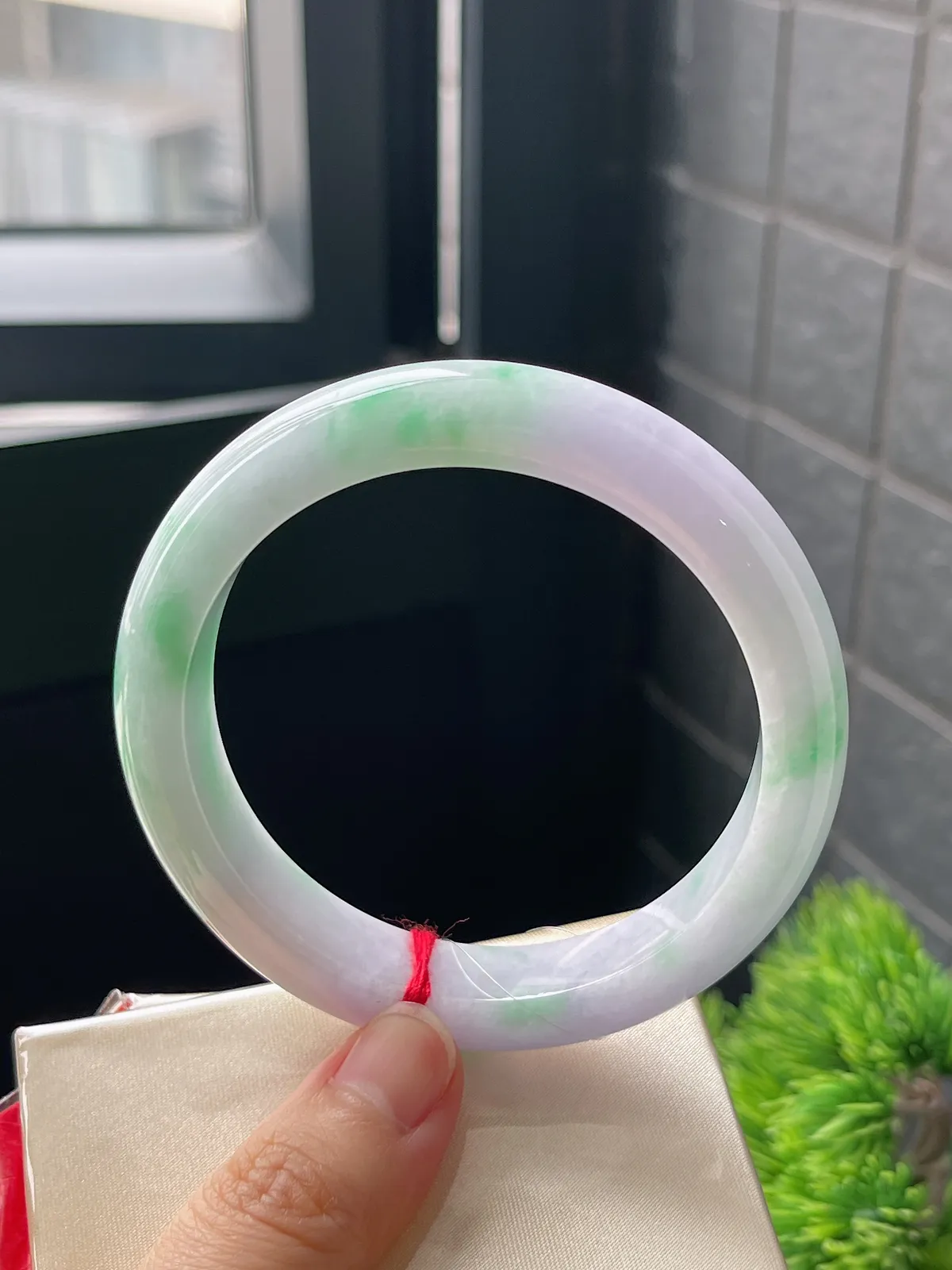 正圈57.6圈口，翡翠糯化种春带彩手镯