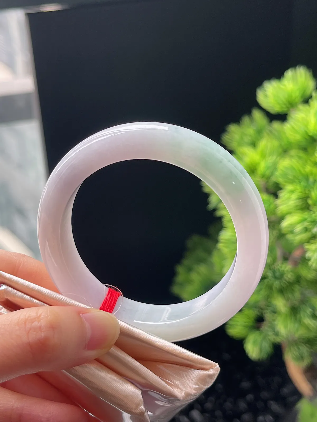 正圈53.3圈口，翡翠糯化种淡绿色手镯