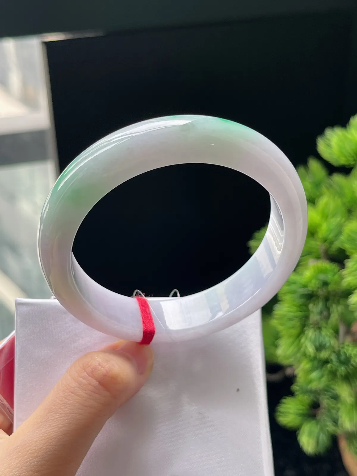 正圈58.5圈口，翡翠飘绿手镯