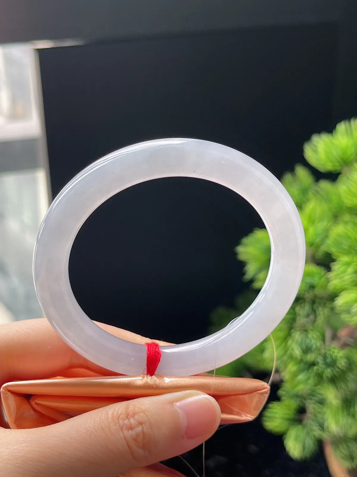 圆镯55.2圈口，翡翠冰糯种白色手镯