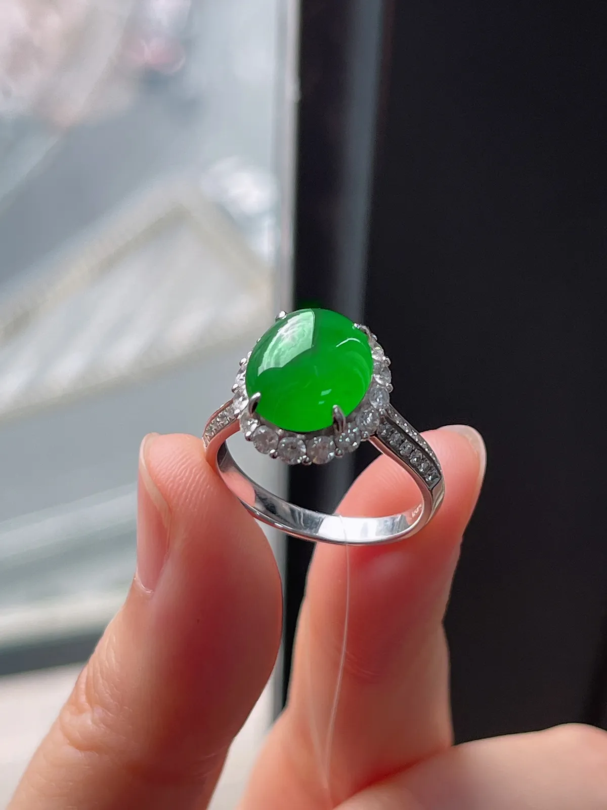 18k金翡翠冰阳绿戒指