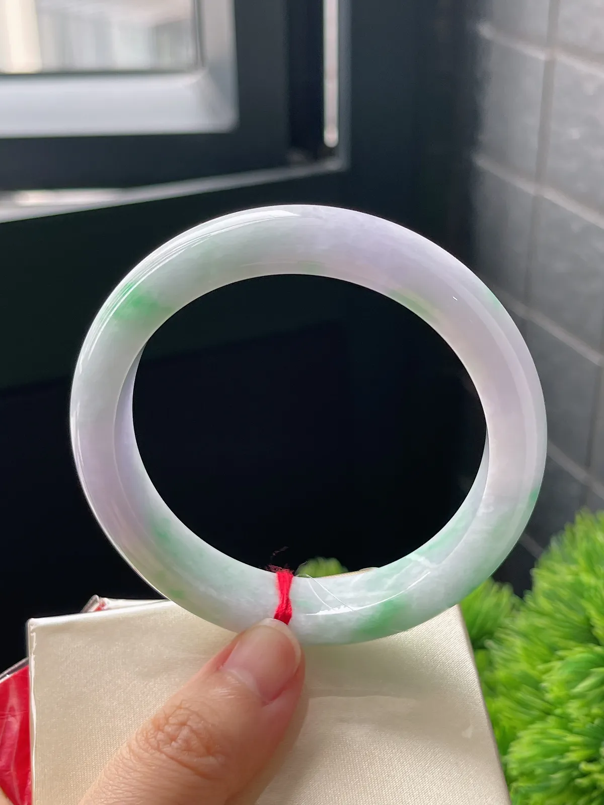 正圈57.6圈口，翡翠糯化种春带彩手镯