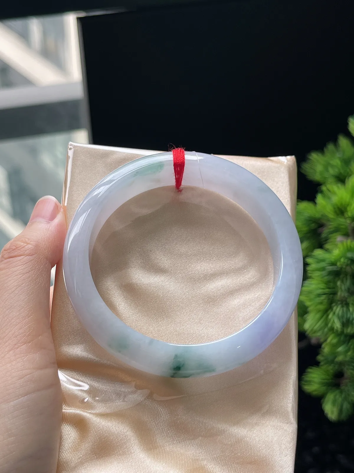 正圈58.7圈口，翡翠冰糯种淡紫底飘花手镯