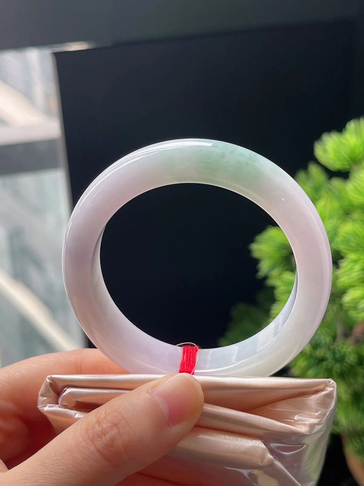 正圈53.3圈口，翡翠糯化种淡绿色手镯