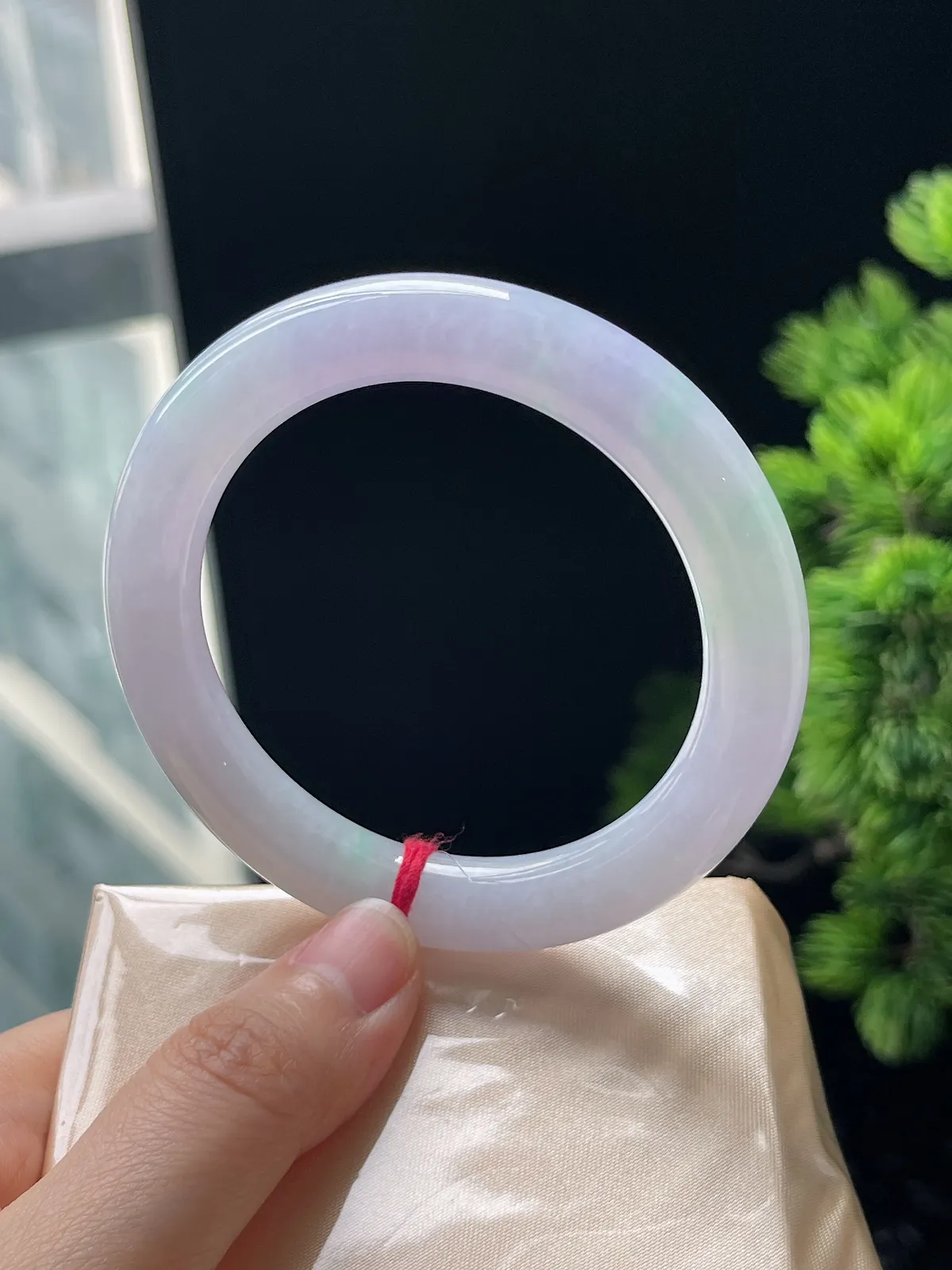 圆镯54圈口，翡翠冰糯种春彩手镯