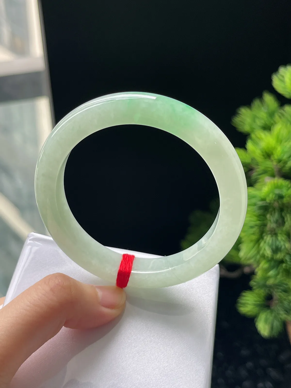 正圈54.4圈口，翡翠冰糯种飘绿手镯