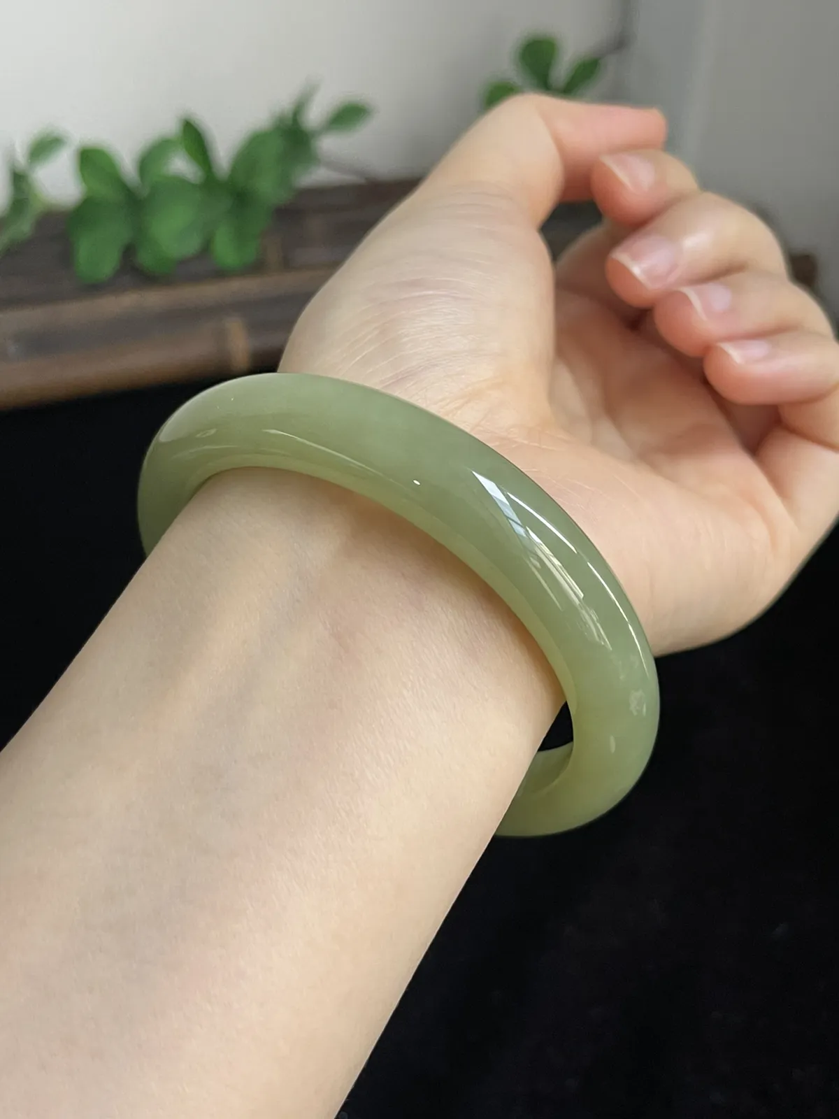 正圈58.9圈口，和田玉手镯