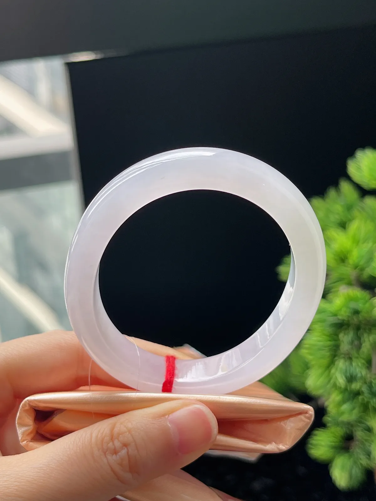 贵妃镯56圈口，翡翠冰种白色手镯，胶胶润润