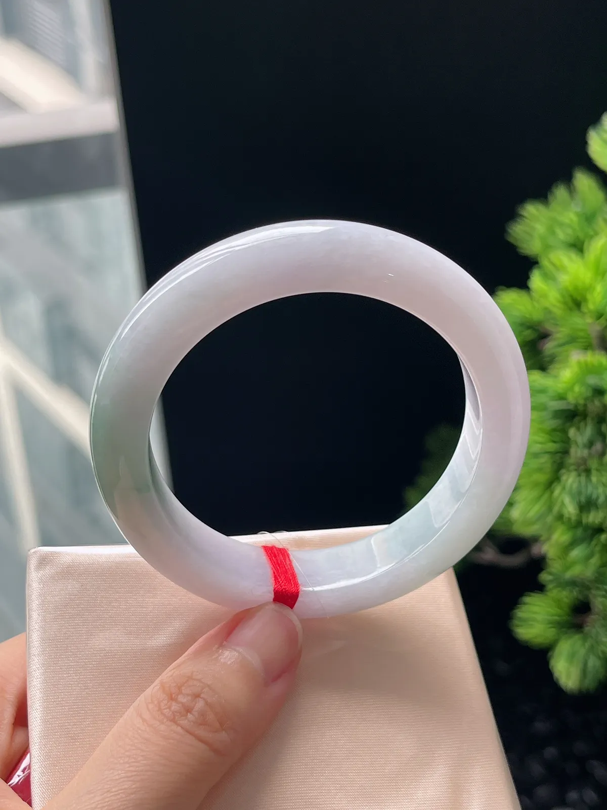 正圈53.3圈口，翡翠糯化种淡绿色手镯