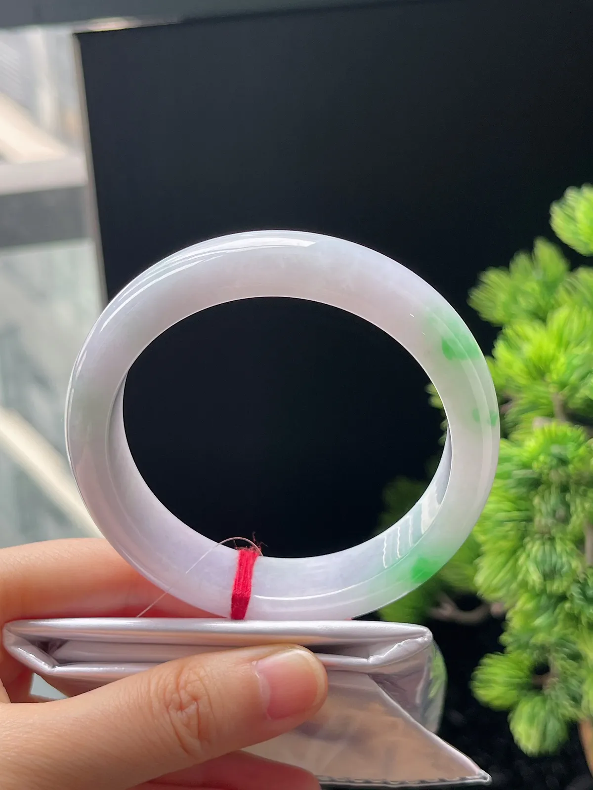 正圈58.5圈口，翡翠飘绿手镯