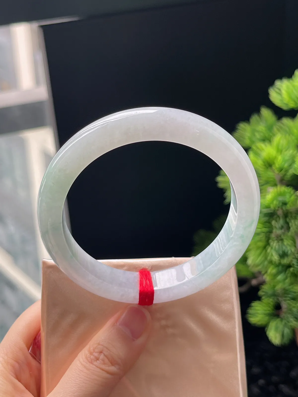 正圈61.6圈口，翡翠冰糯种飘绿手镯