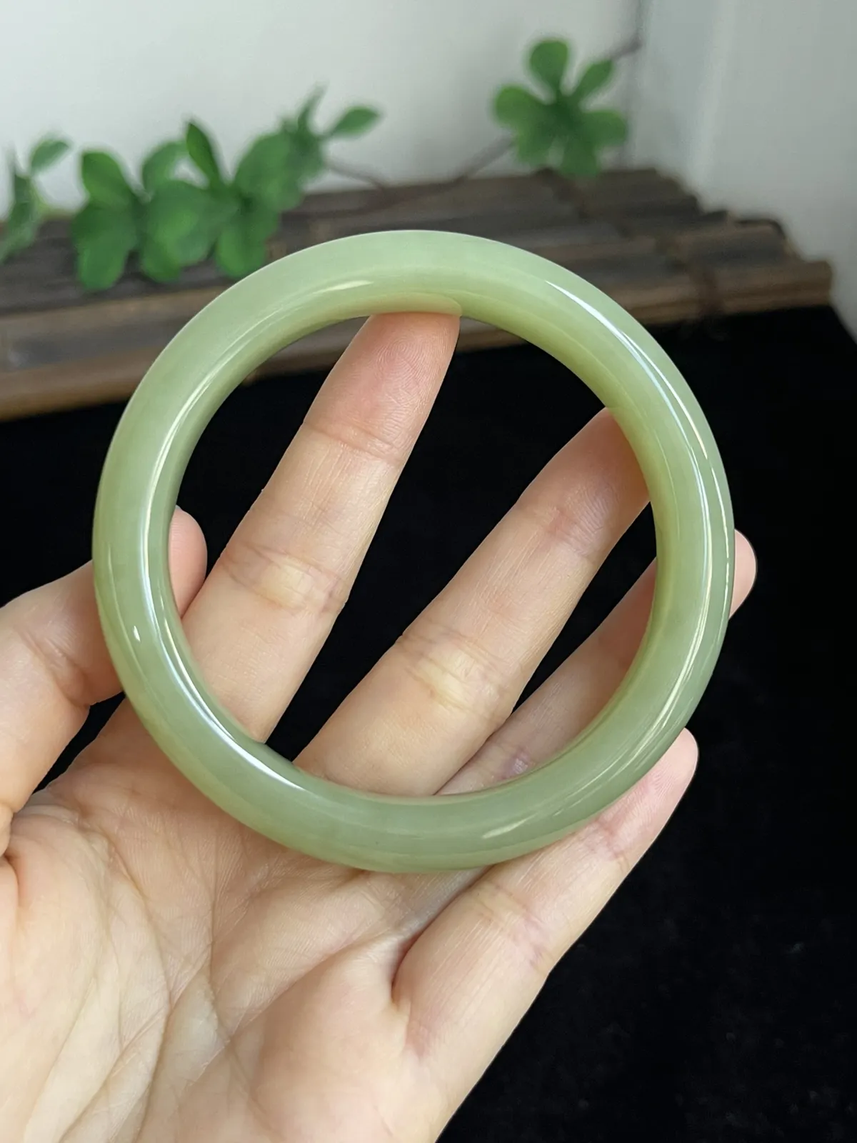 正圈58.9圈口，和田玉手镯