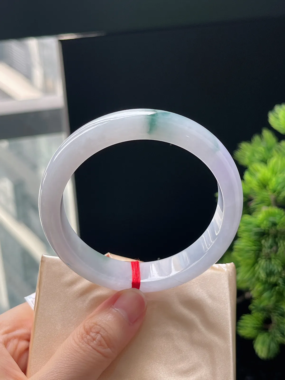 正圈58.7圈口，翡翠冰糯种淡紫底飘花手镯