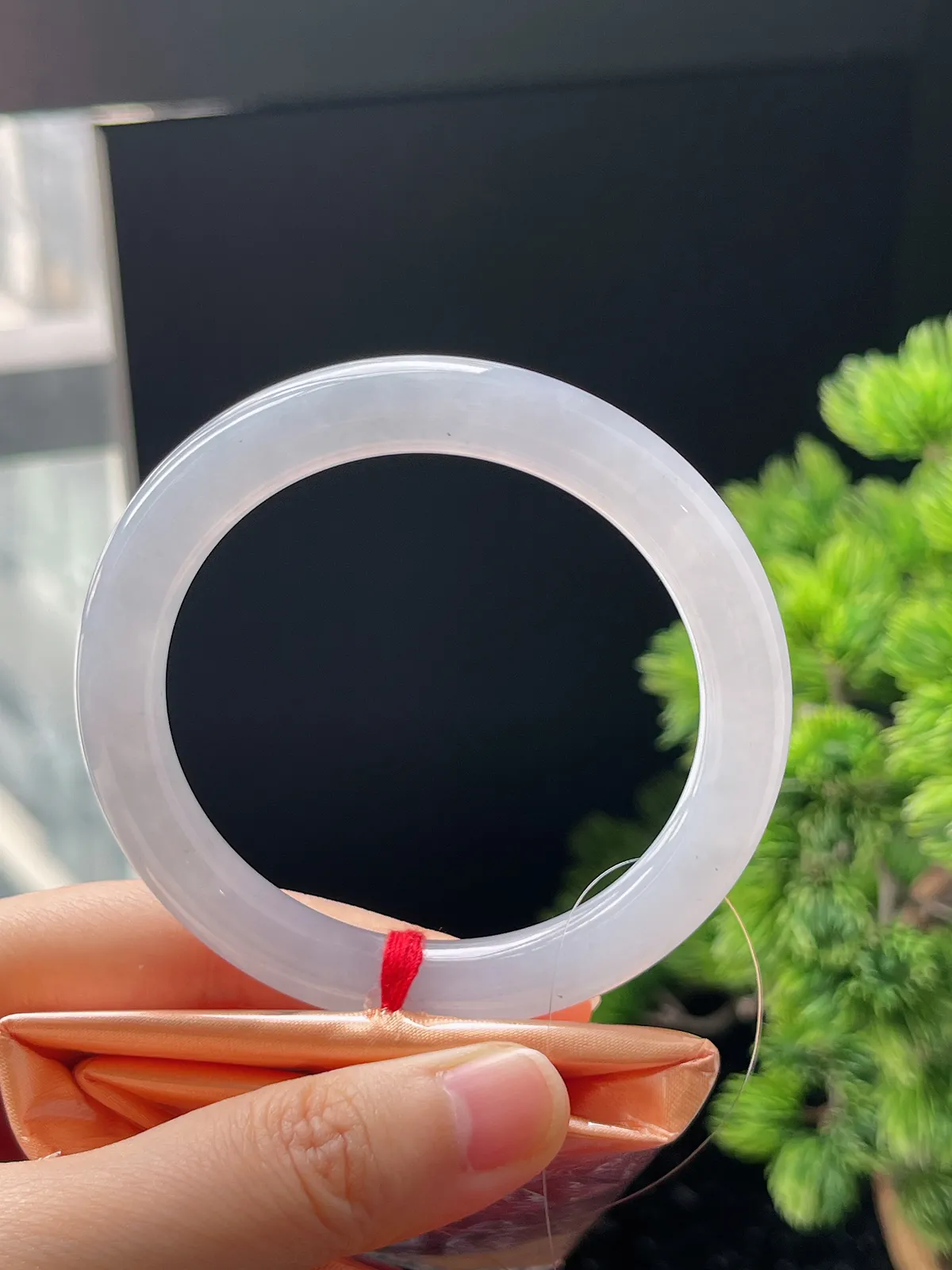 圆镯55.2圈口，翡翠冰糯种白色手镯