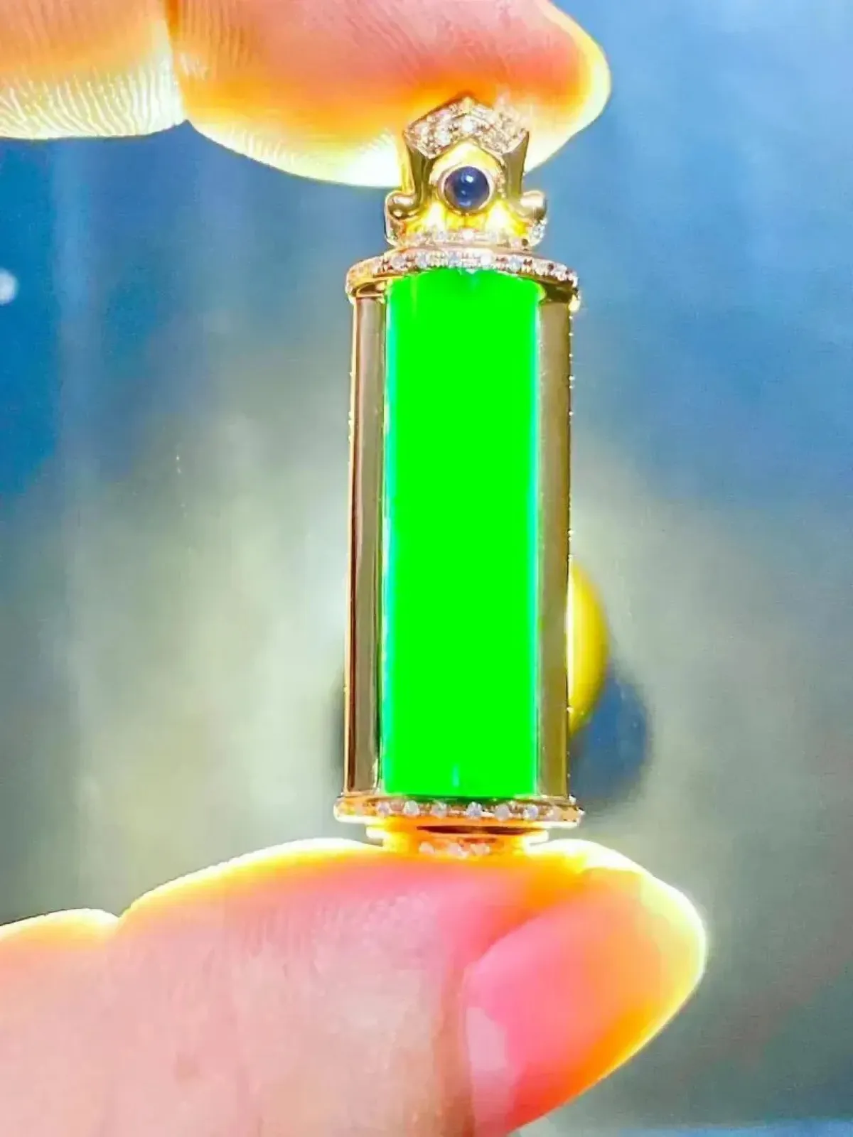 墨翠：【平安柱】18K金+南非钻镶嵌，细腻干净，黑度极黑，性价比高，雕工精湛，打灯透绿 裸石尺寸：2