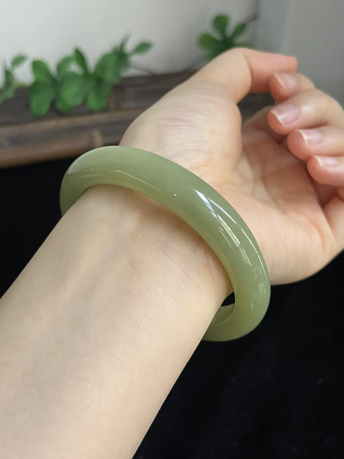 正圈58.9圈口，和田玉手镯