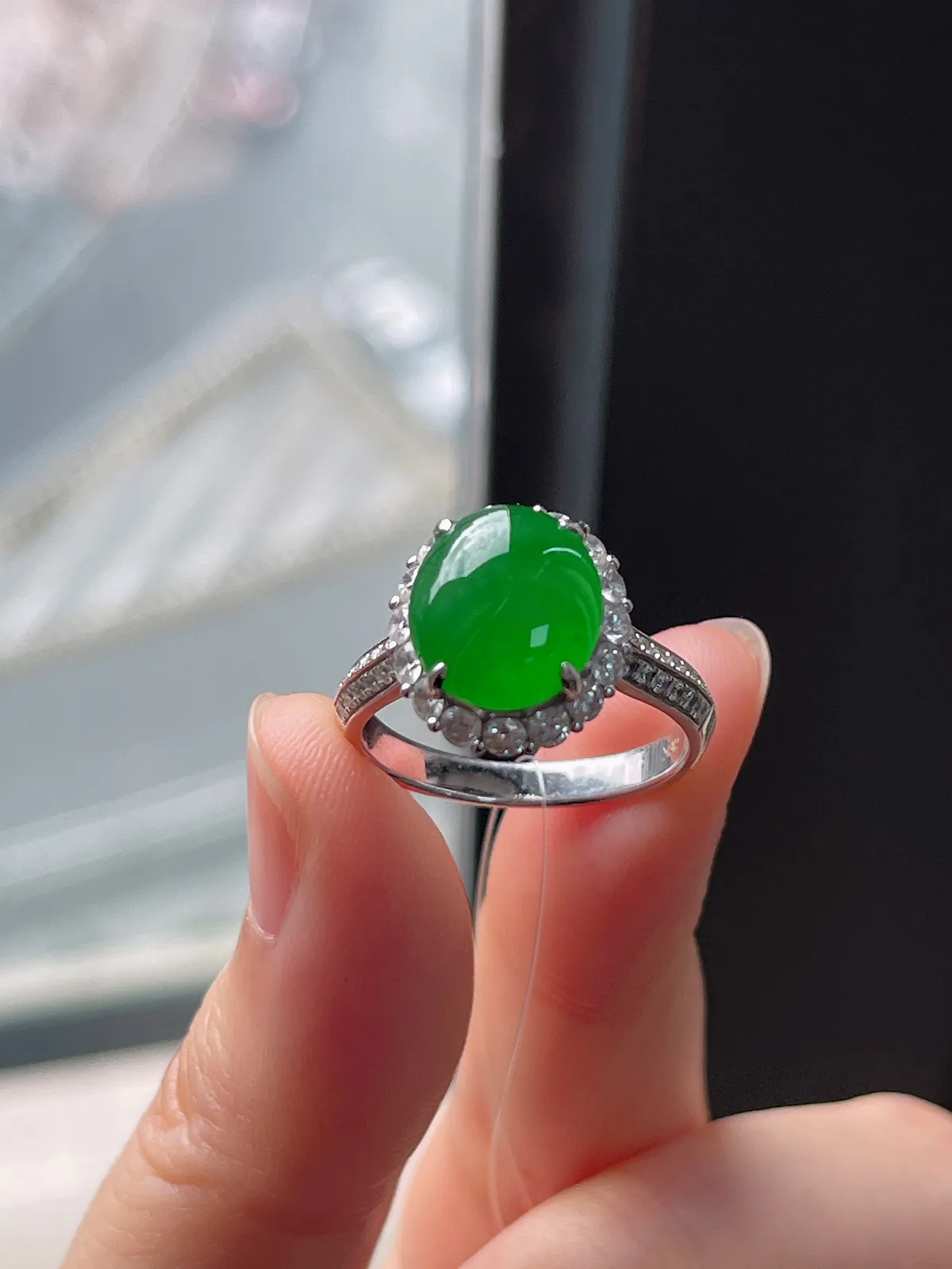 18k金翡翠冰阳绿戒指