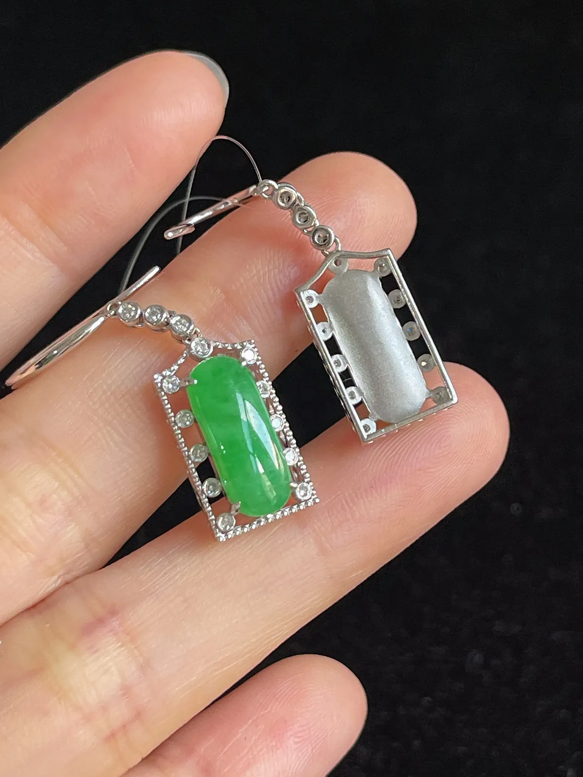 18k金翡翠冰糯种满绿耳坠