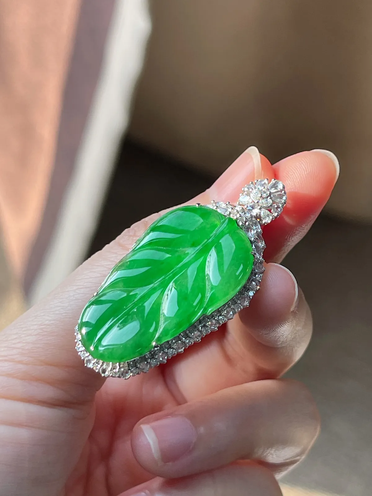 18k金翡翠糯化种绿色叶子吊坠