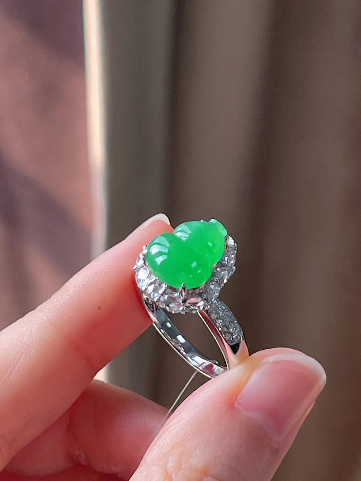 18k金翡翠满绿戒指