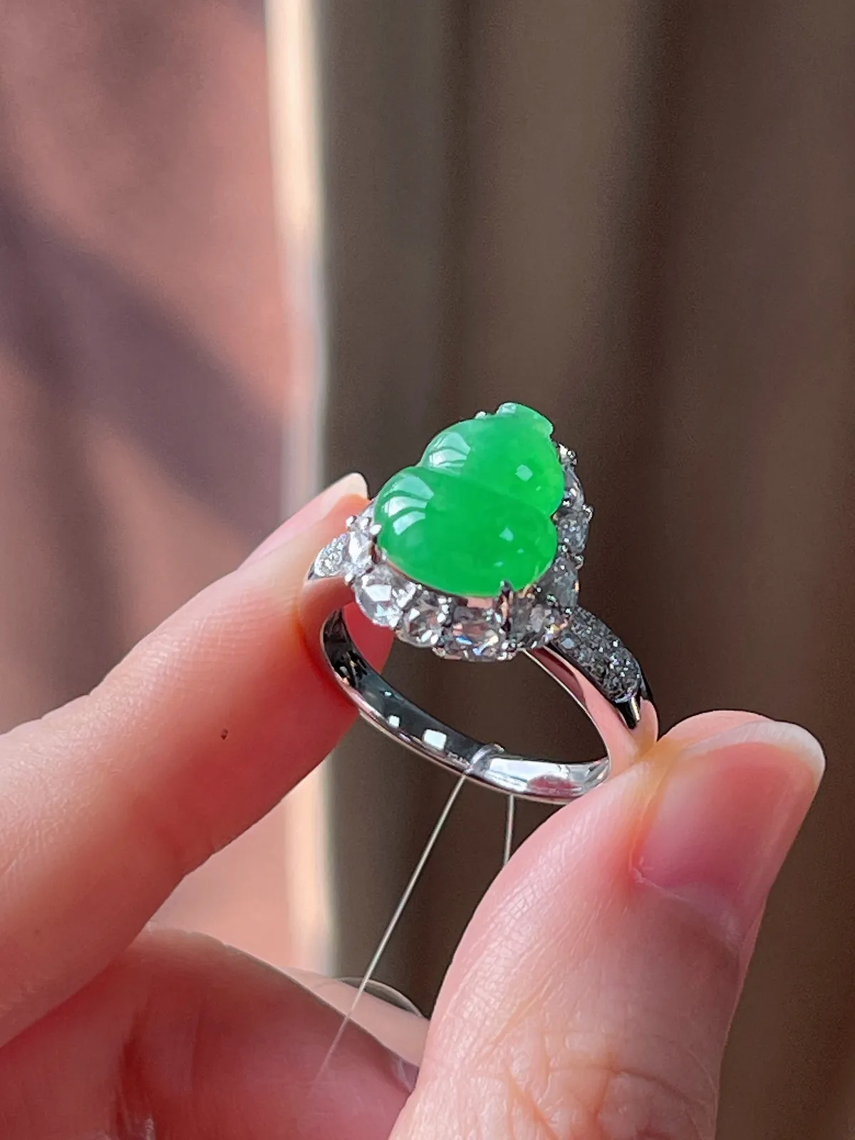 18k金翡翠满绿戒指