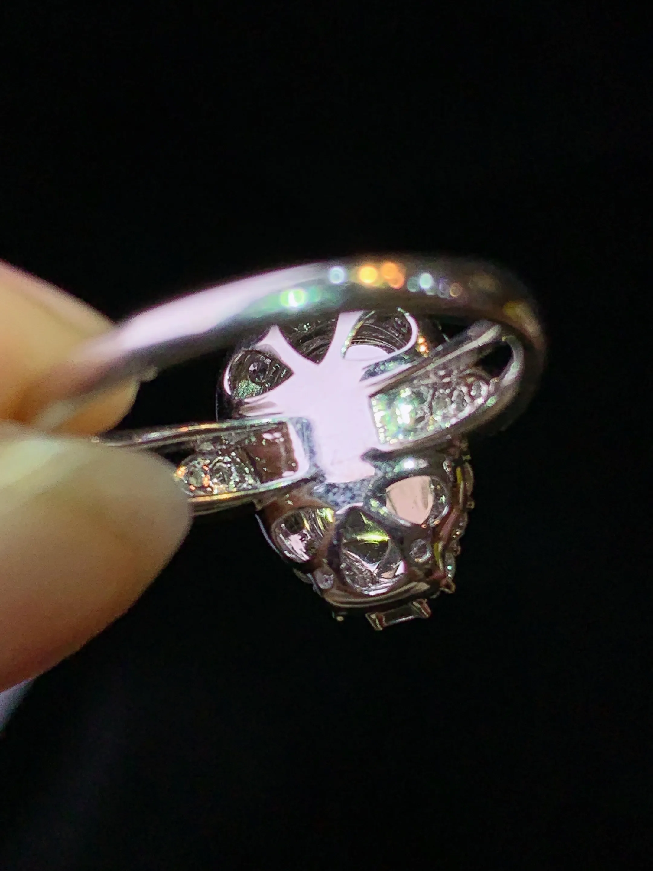 18k金钻镶嵌满绿葫芦戒指 玉质细腻 色泽艳丽清新 圈口14.5 整体尺寸16*10.8*7.7