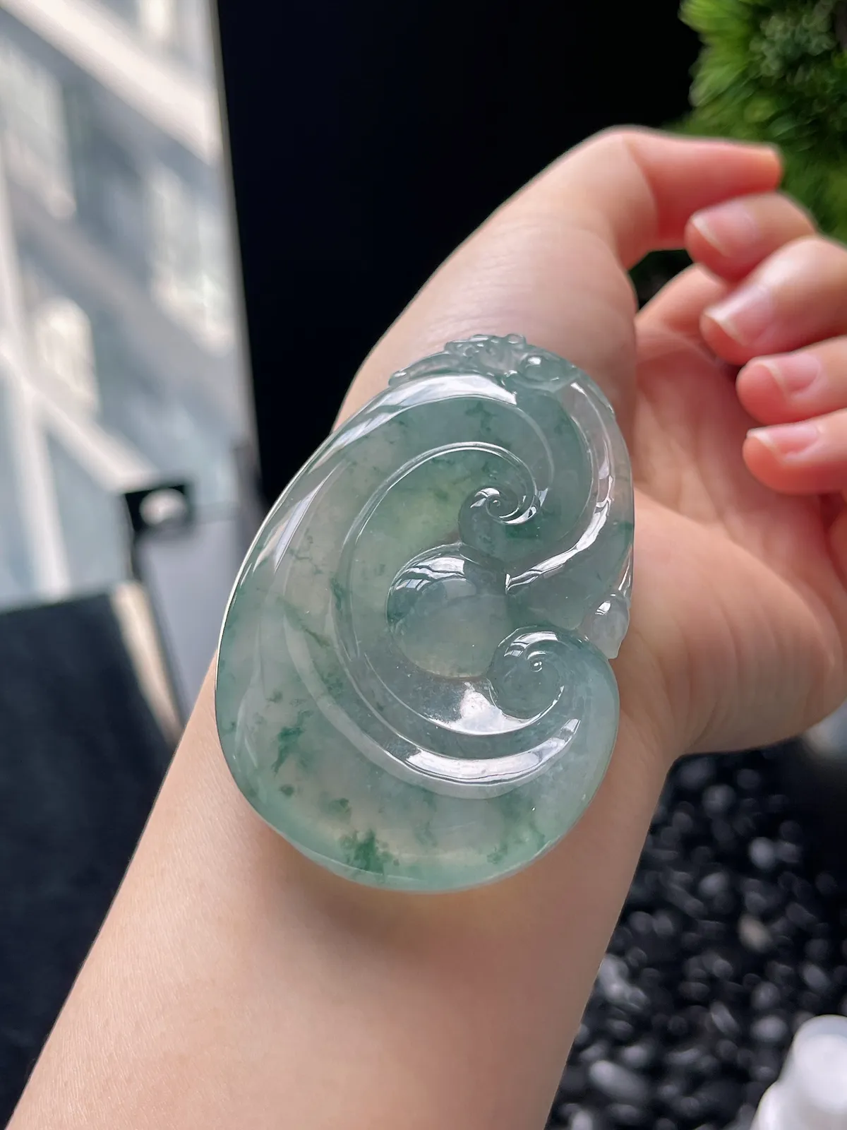 翡翠冰糯种飘花如意挂坠