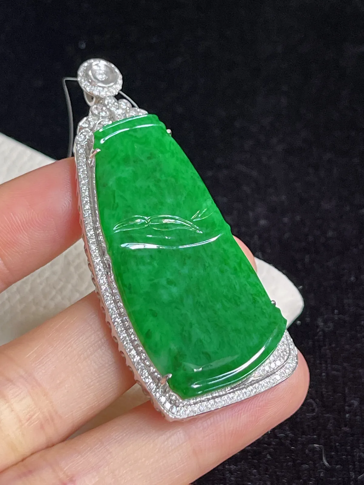 翡翠糯化种绿色节节高，印记：G18K,伴钻石