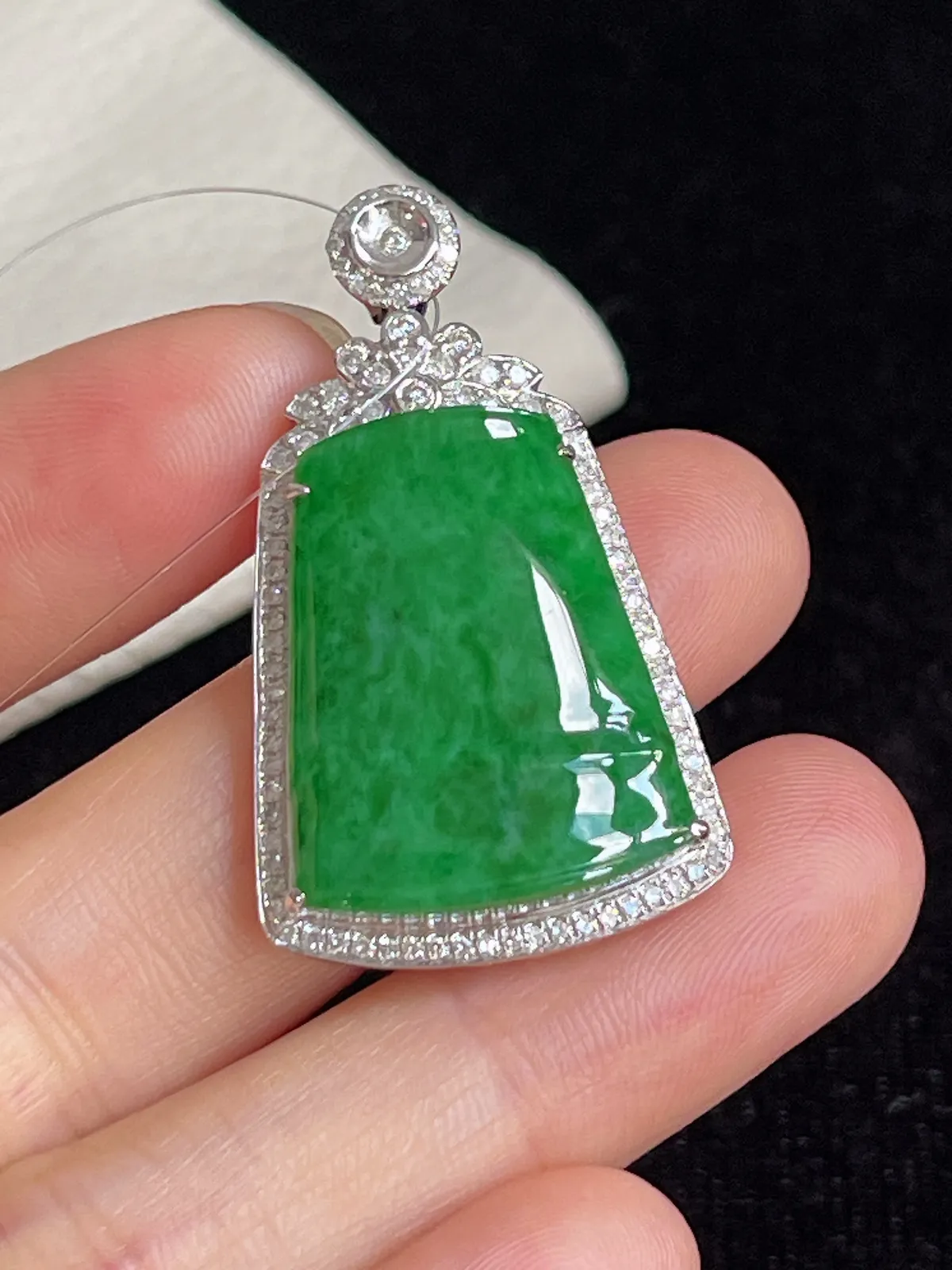 翡翠糯化种绿色节节高升竹节吊坠，印记：G18K,伴钻石