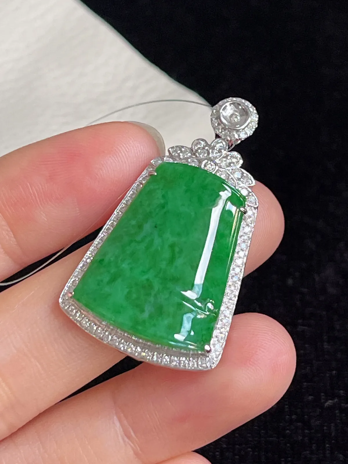 翡翠糯化种绿色节节高升竹节吊坠，印记：G18K,伴钻石