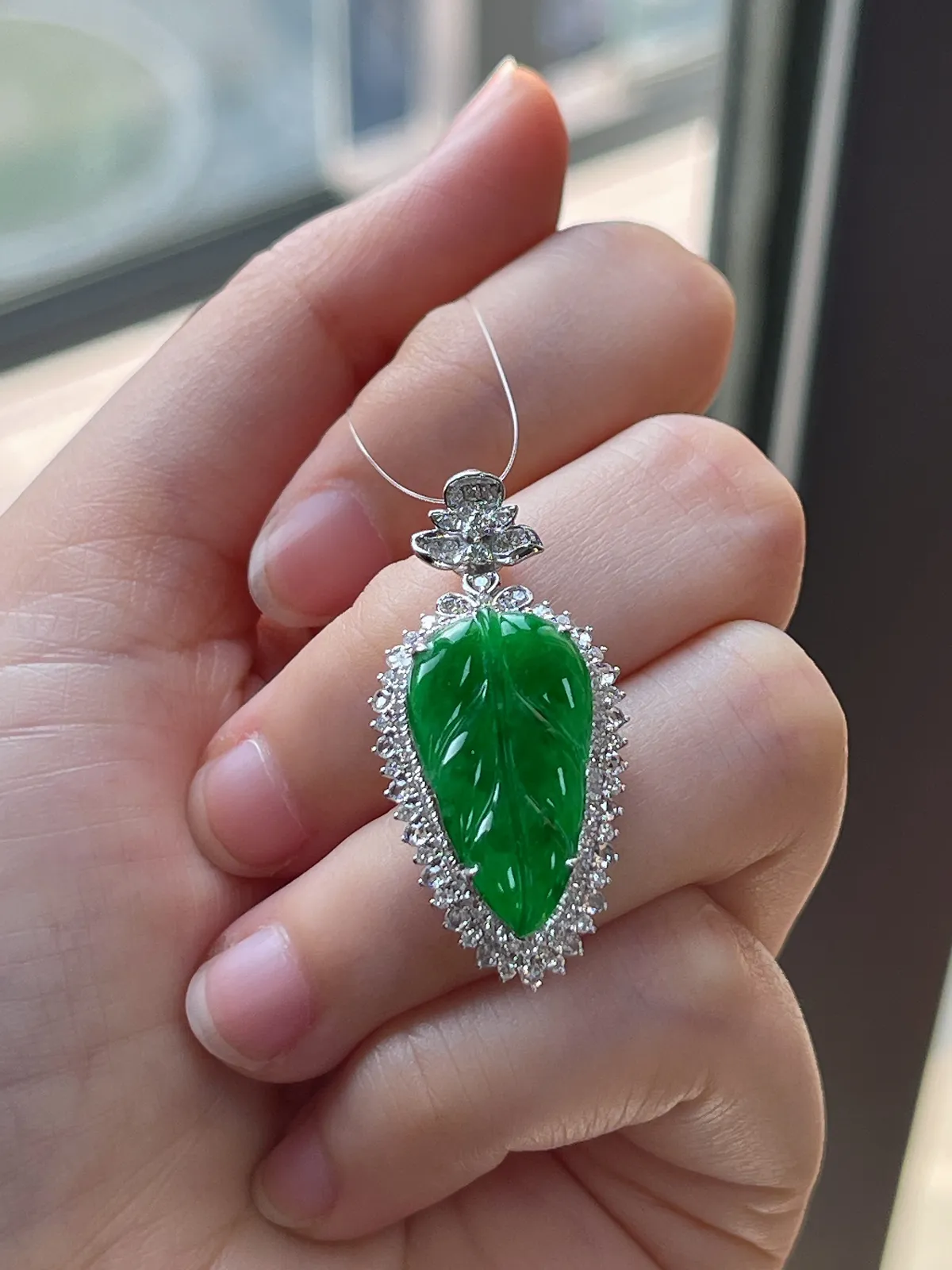 18k金翡翠糯化种满绿叶子吊坠