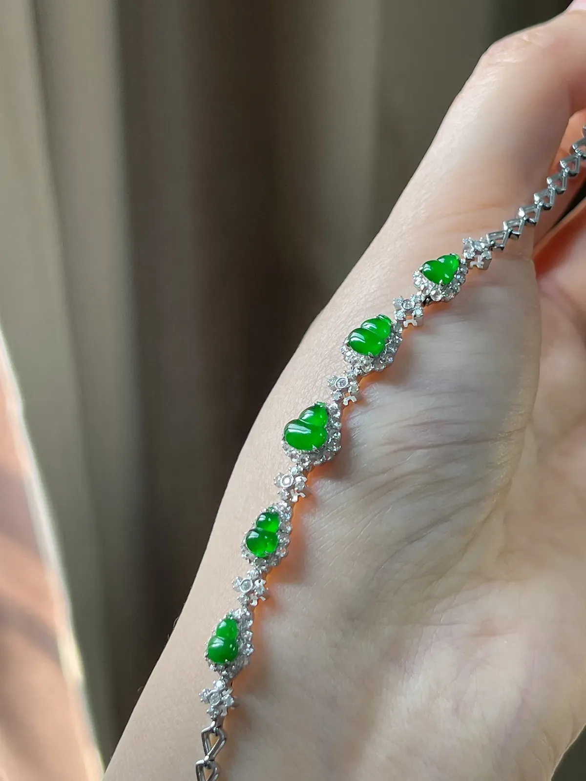 18k金翡翠冰满绿手链