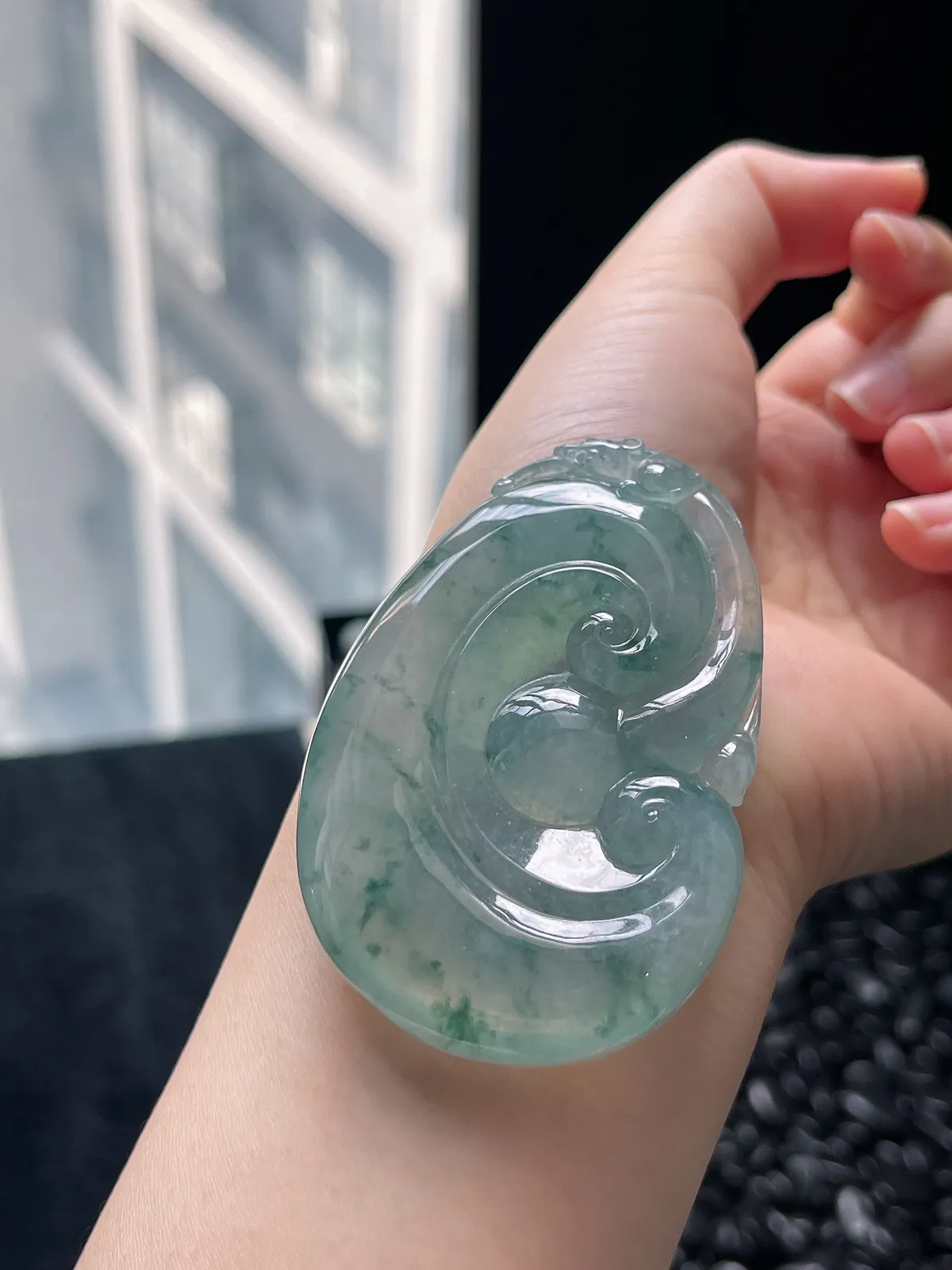 翡翠冰糯种飘花如意挂坠