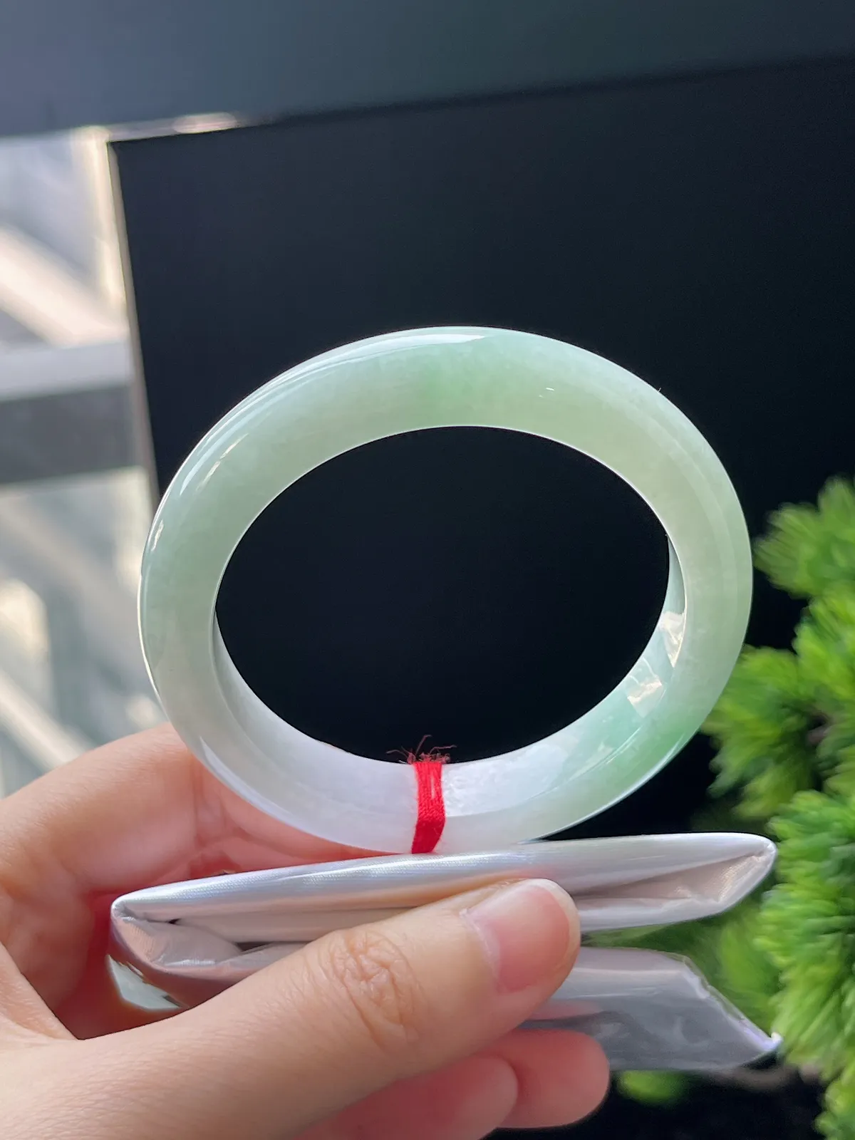 正圈51.6，翡翠糯化种浅绿色手镯