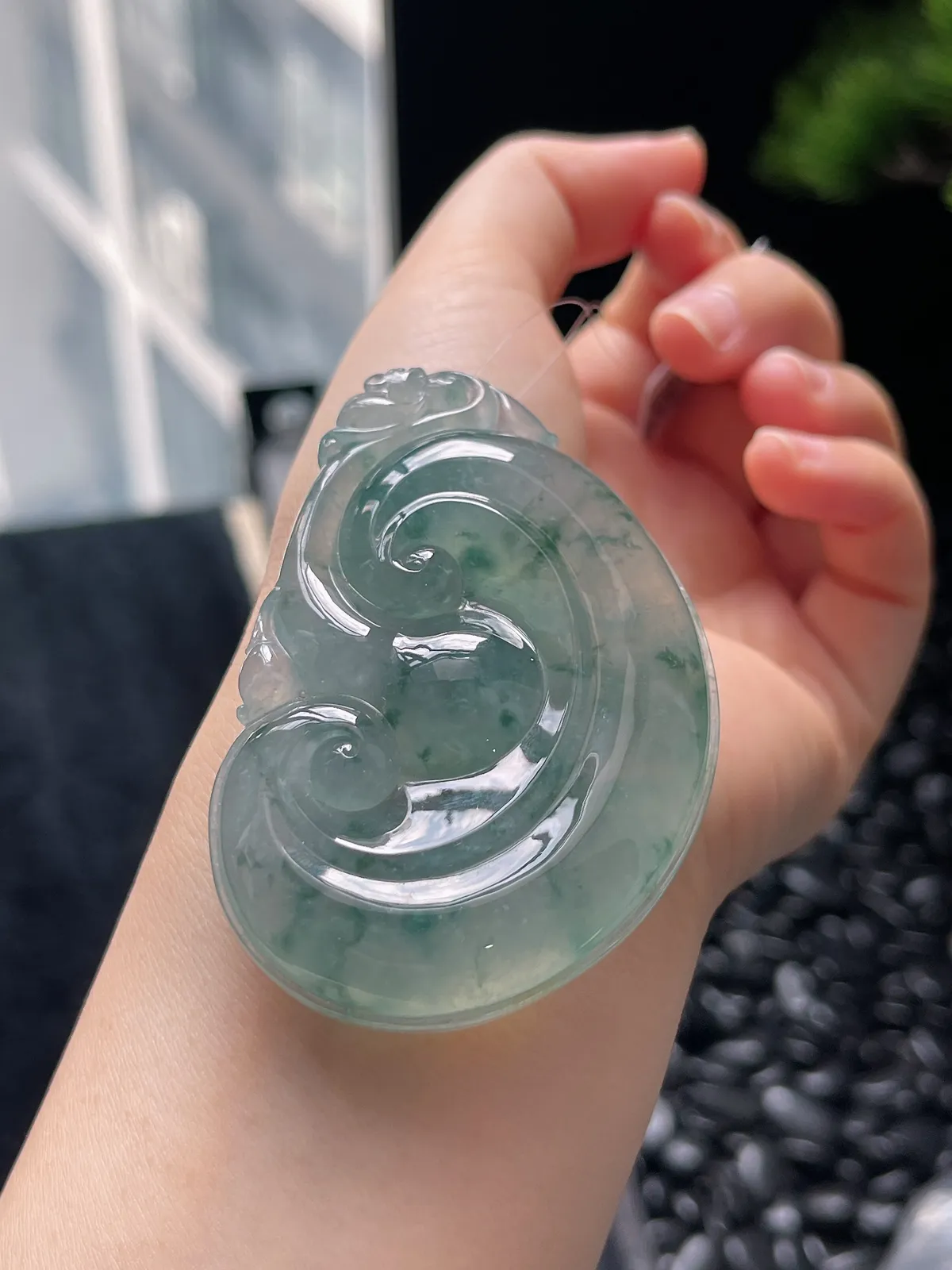 翡翠冰糯种飘花如意挂坠