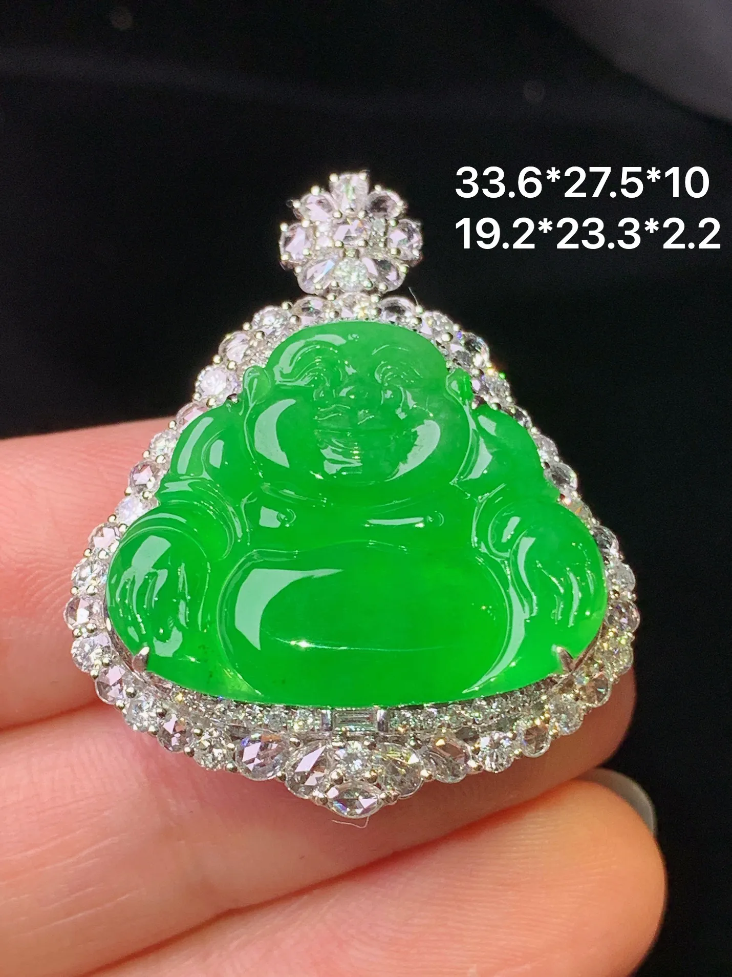 18k金钻镶嵌满绿佛公吊坠 玉质细腻 色泽艳丽清新 整体尺寸33.6*27.5*10