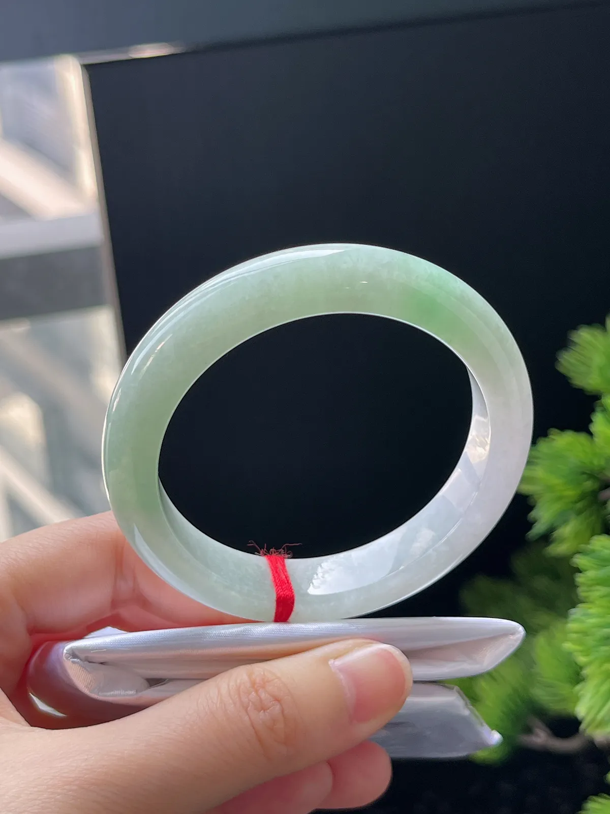 正圈51.6，翡翠糯化种浅绿色手镯