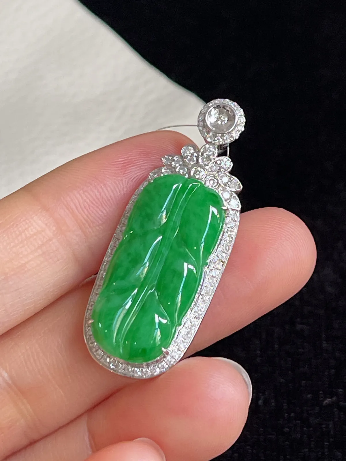 翡翠糯化种满绿挂坠，印记：G18K