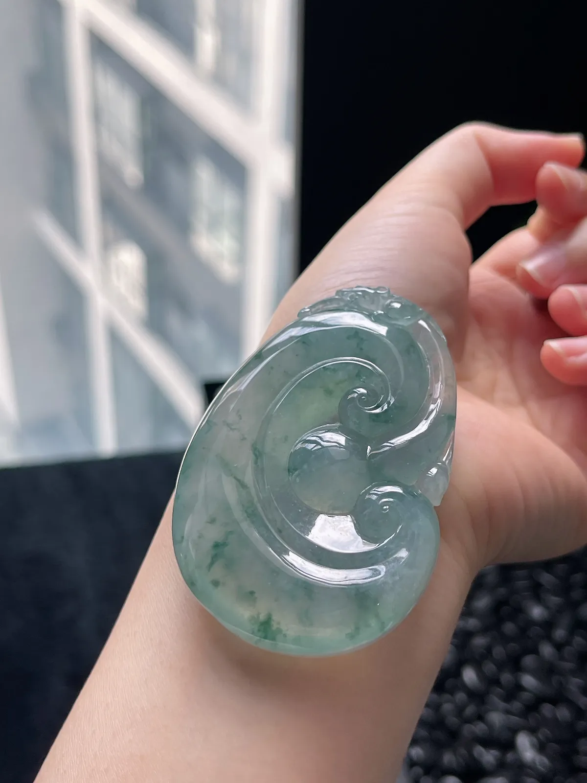 翡翠冰糯种飘花如意挂坠