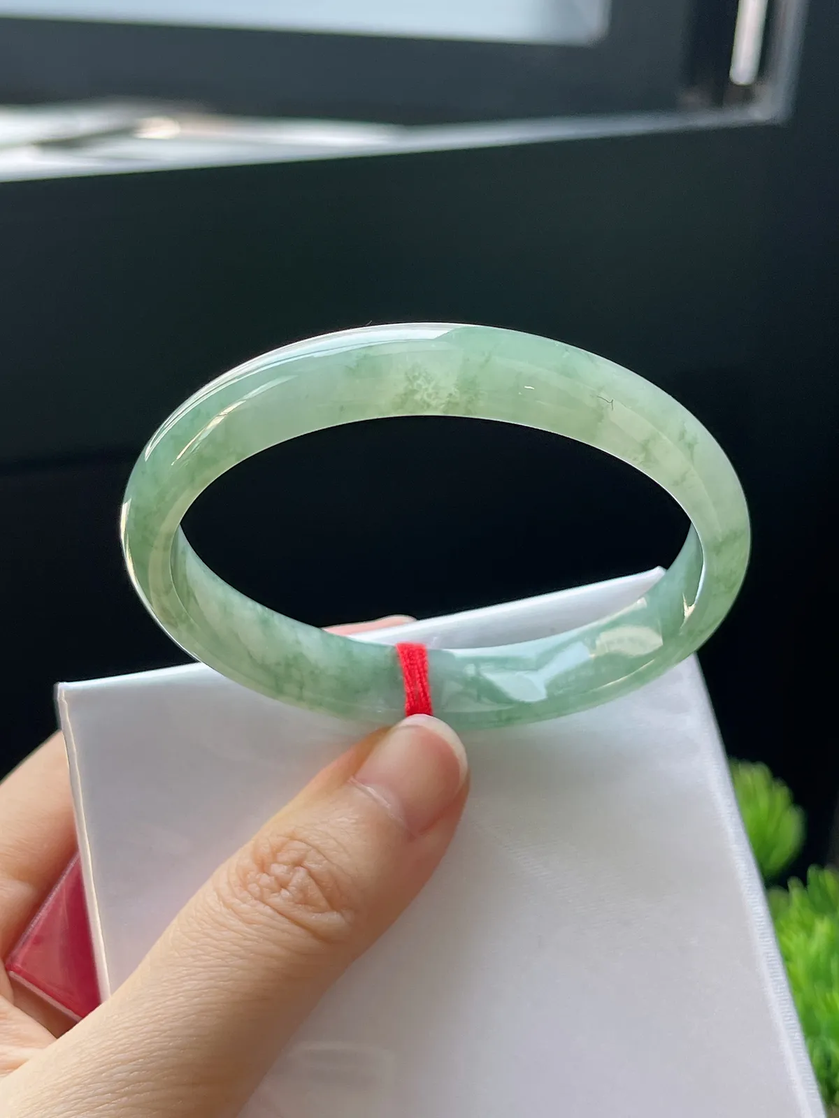 贵妃镯55.4圈口，翡翠冰糯种飘花手镯