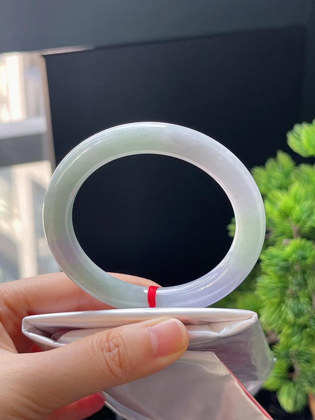 圆镯54圈口，翡翠糯化种春带彩手镯