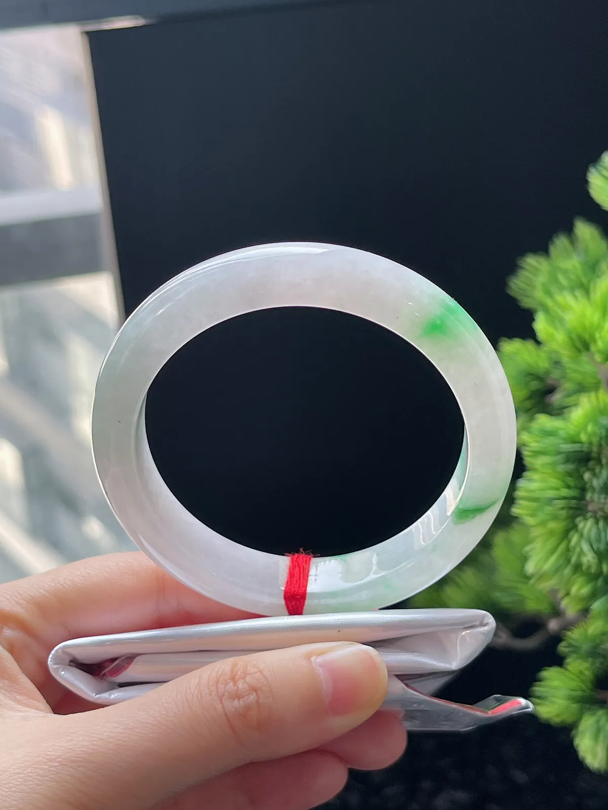 正圈57，翡翠飘绿手镯