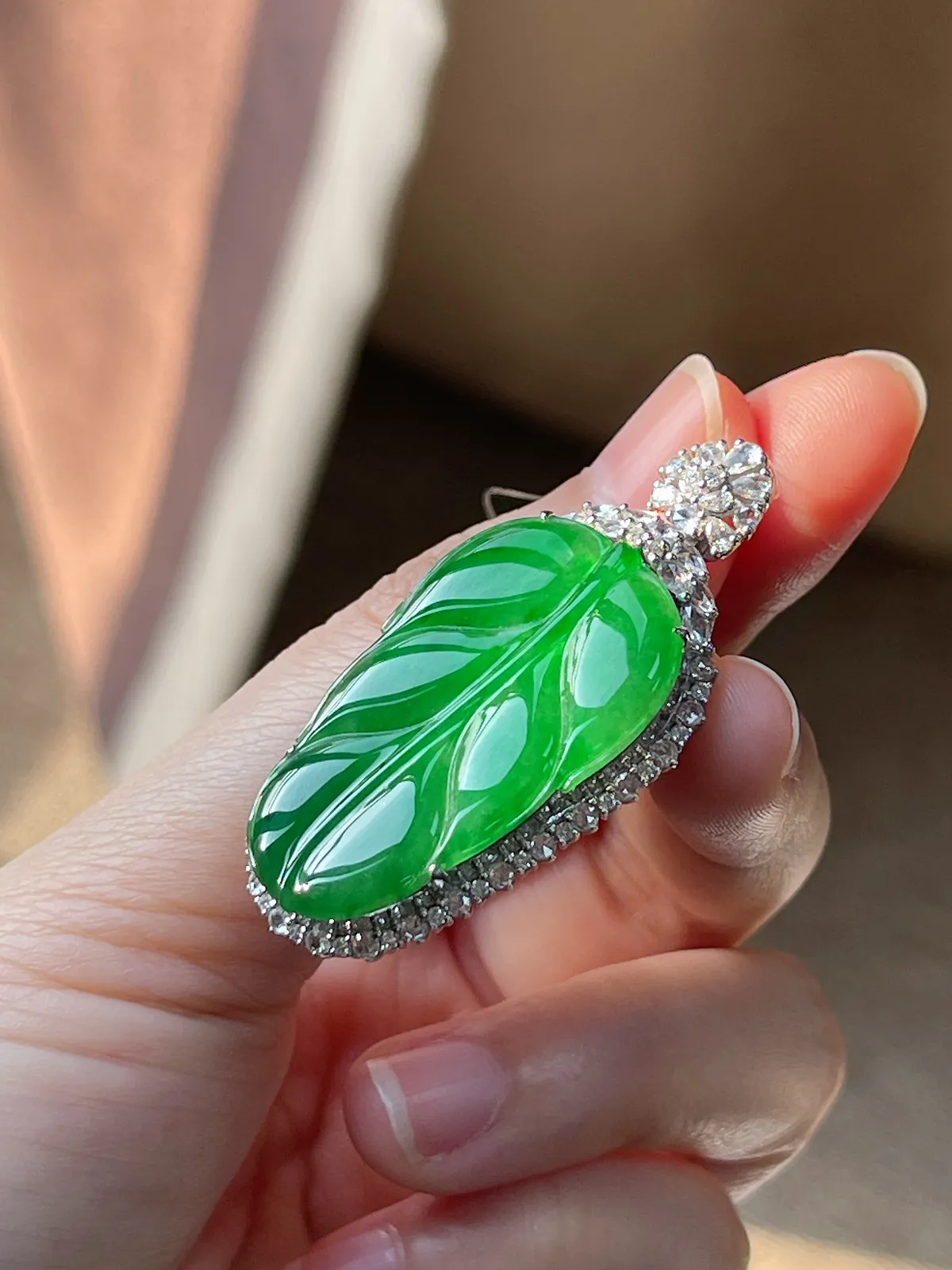 18k金翡翠糯化种绿色叶子吊坠